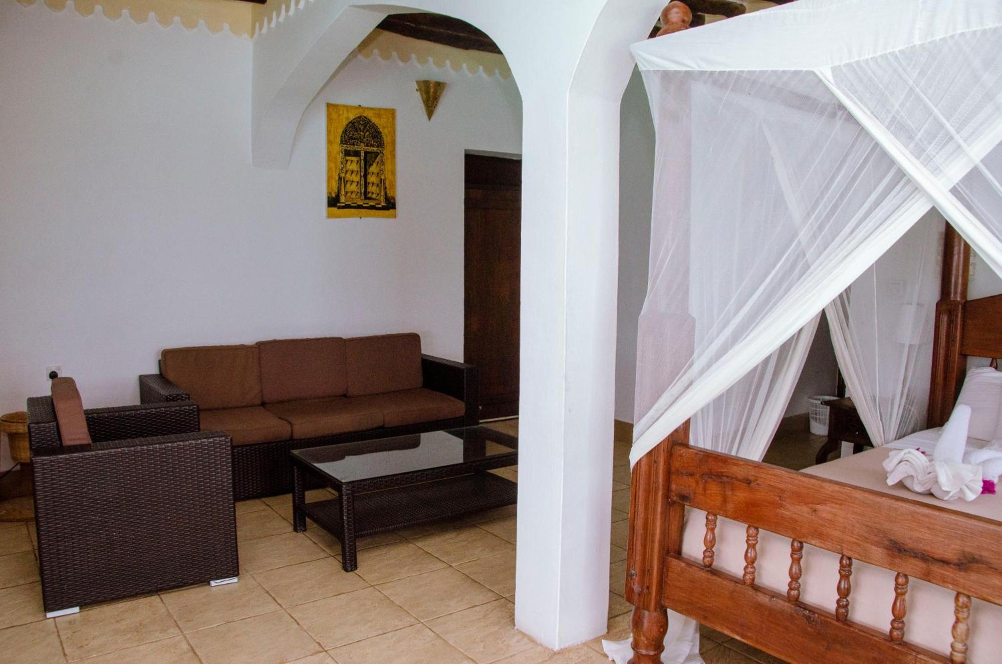 Langi Langi Hotel 3*